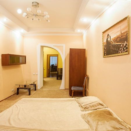 Апартаменти Вул Кониського 5 На 6 Осіб Біля Медичного Університету Leópolis Exterior foto