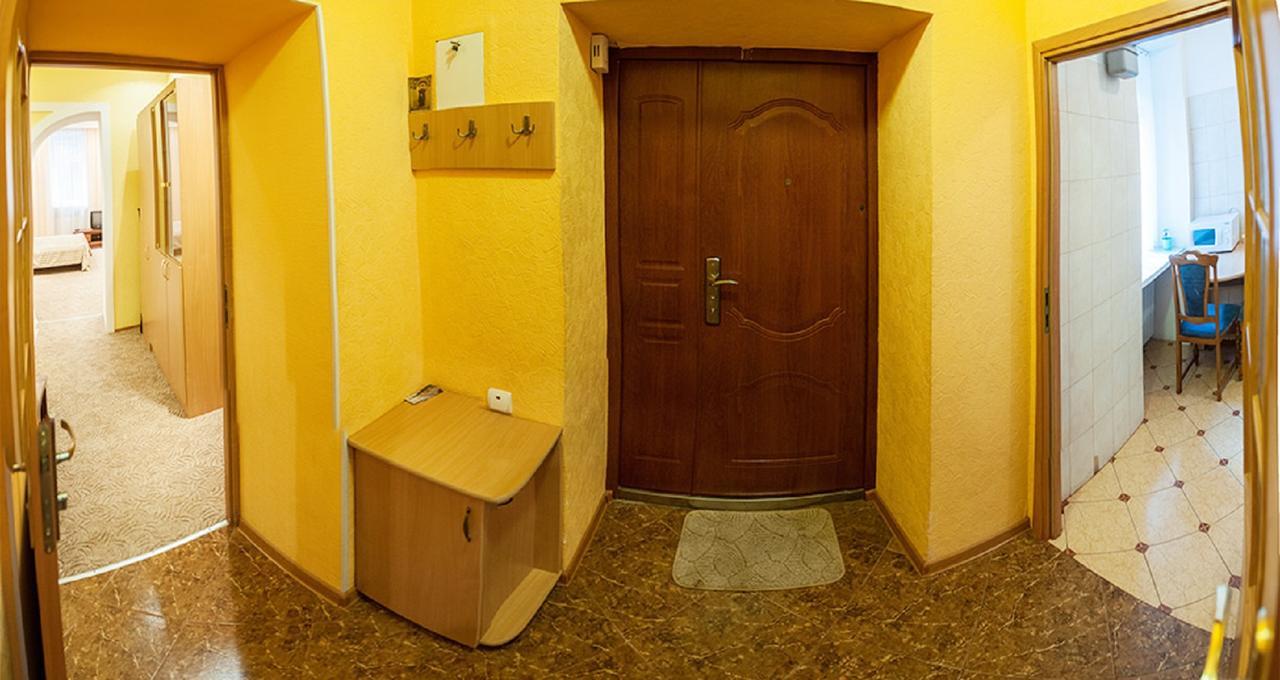 Апартаменти Вул Кониського 5 На 6 Осіб Біля Медичного Університету Leópolis Exterior foto